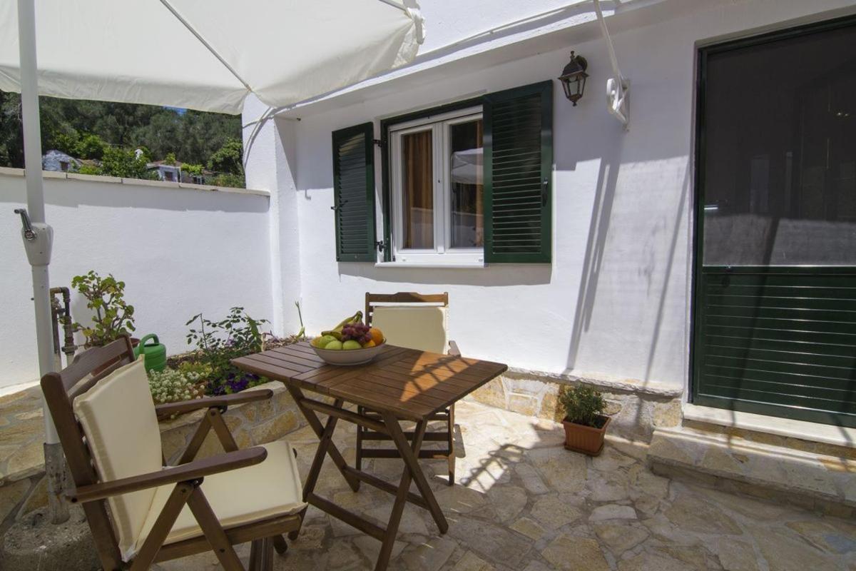 Yannis Nest Apartment Lakka  Bagian luar foto